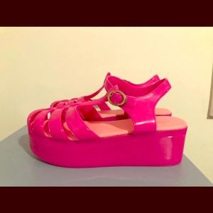 ‘Wanted’ jellypop fuchsia pink platform sandals